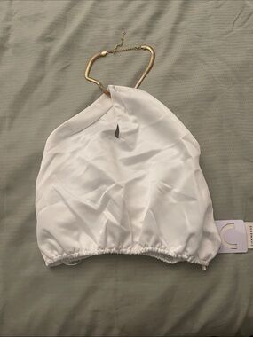 Commense White Tag with Gold Logo Accent